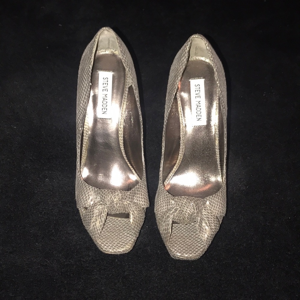 STEVE MADDEN snake skin patterned heels